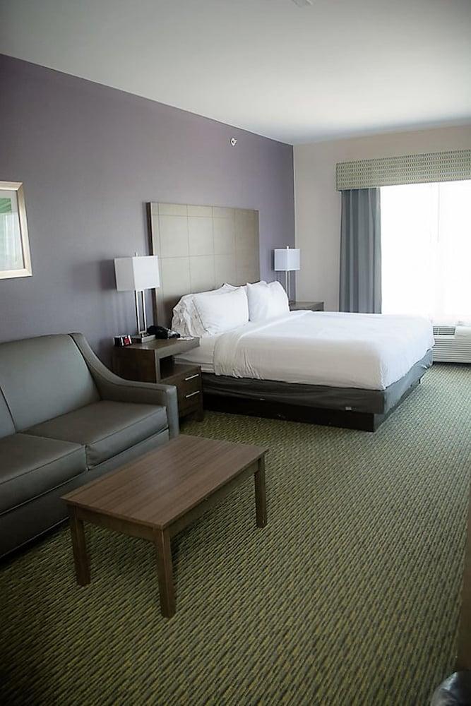 Express And Port Aransas/beach Area By Ihg 2*