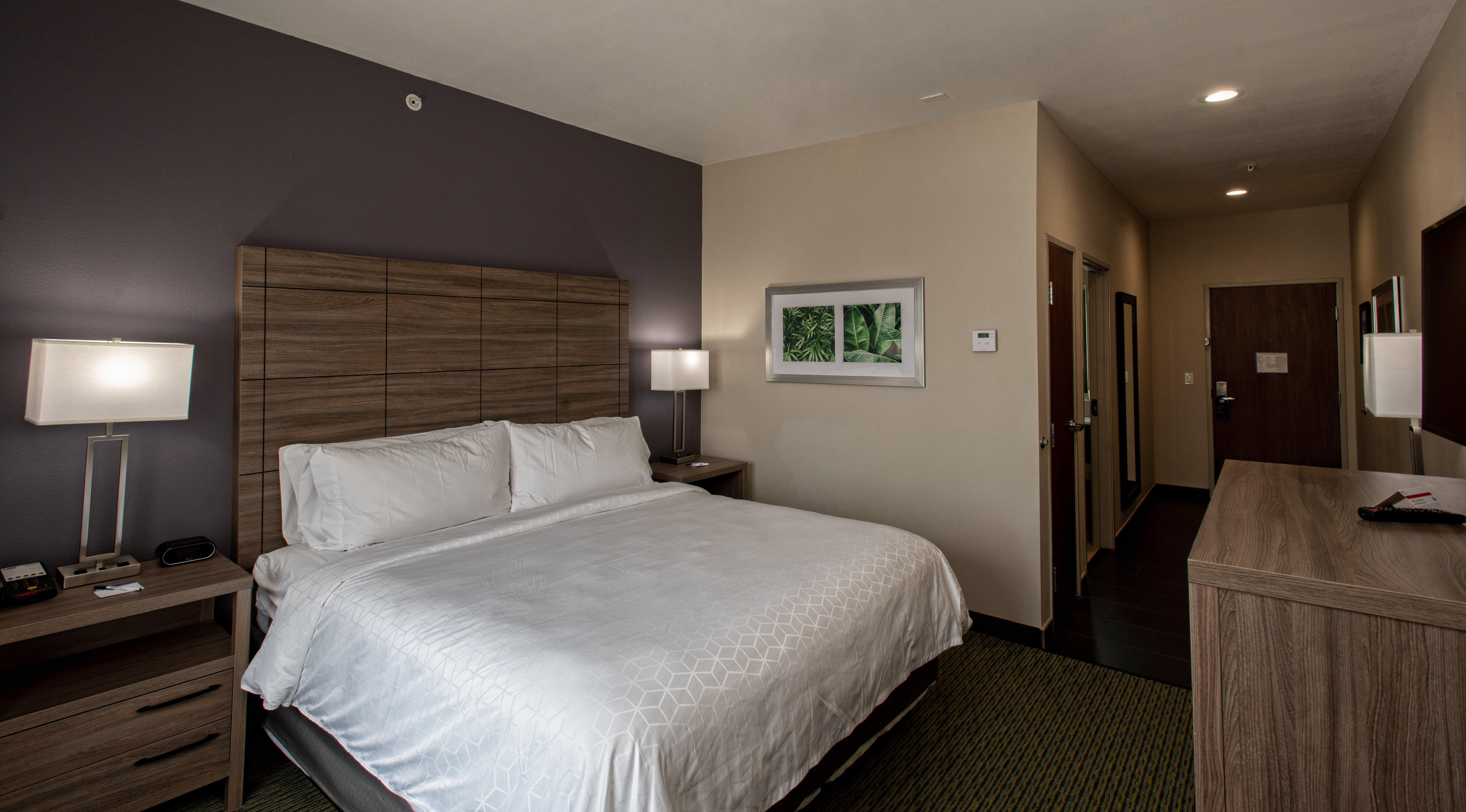 Express And Port Aransas/beach Area By Ihg 2*