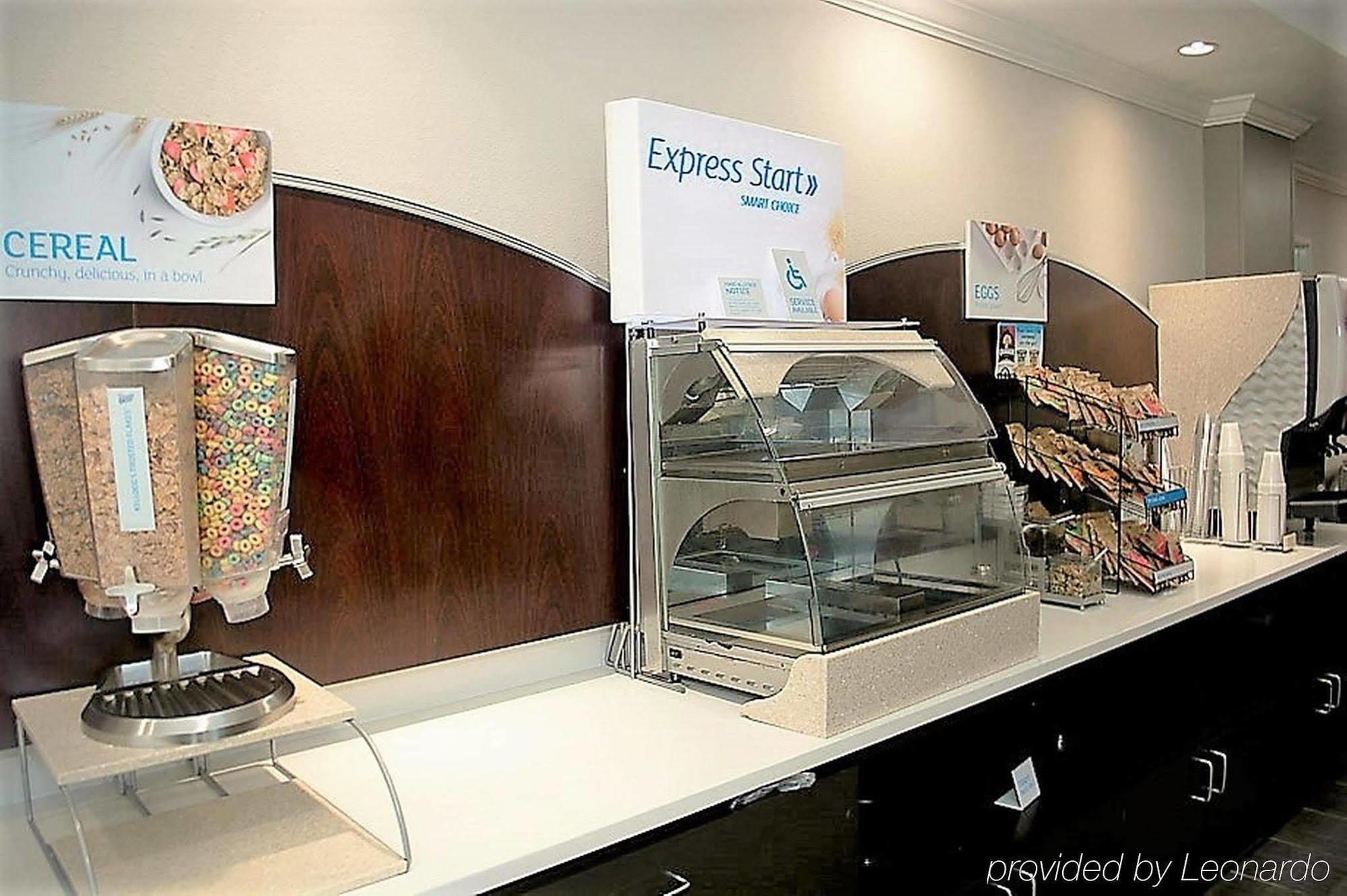 Express And Port Aransas/beach Area By Ihg Hotel 2*